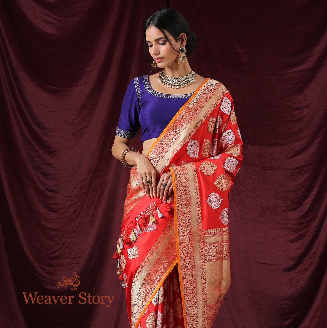 Handloom_Red_Kadhwa_Boota_Jangla_Saree_WeaverStory_01