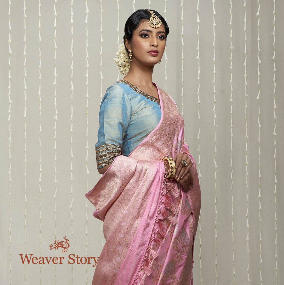 Handwoven_Pink_Angoor_Jaal_Ektara_Weave_Banarasi_Saree_WeaverStory_01
