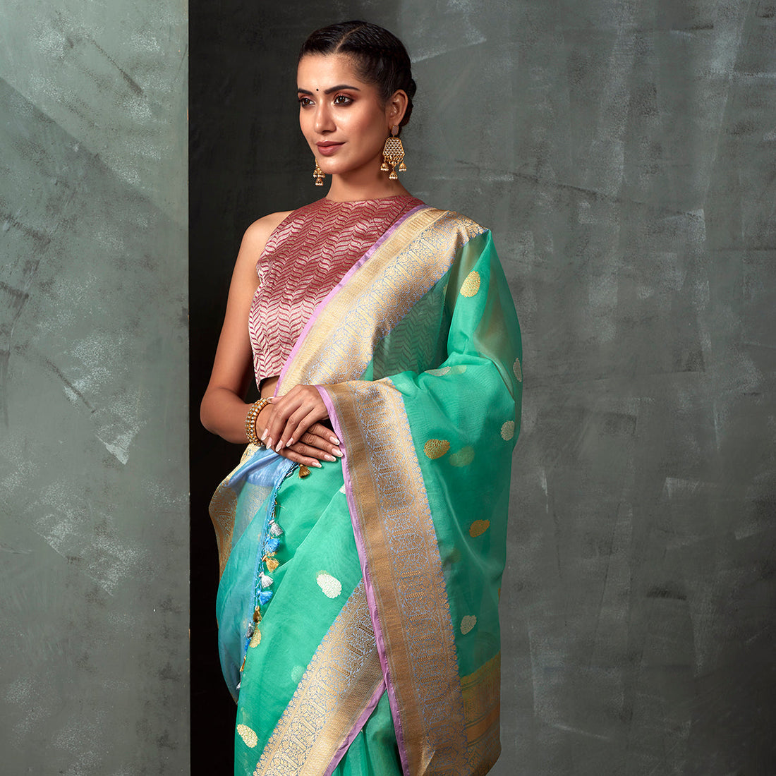 Handwoven_Sea_Green_Kora_Saree_With_Lavender_Border_WeaverStory_01