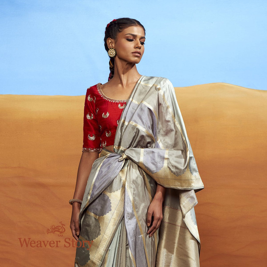 Handwoven_Beige_and_Grey_Rangkaat_Saree_with_Stripes_WeaverStory_01