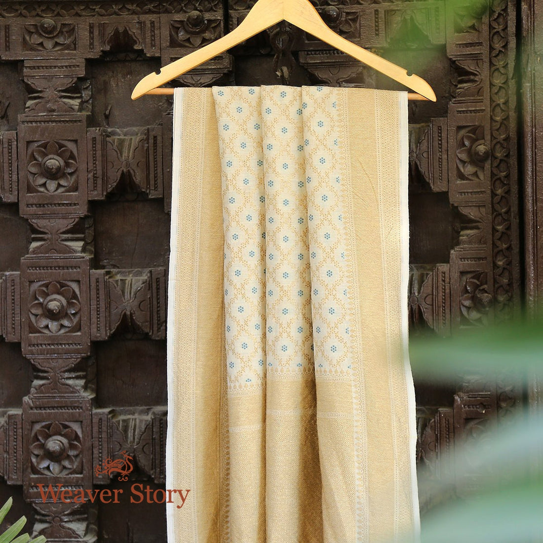 Handloom_Offwhite_Moonga_Silk_Dupatta_with_Blue_Meenakari_WeaverStory_01