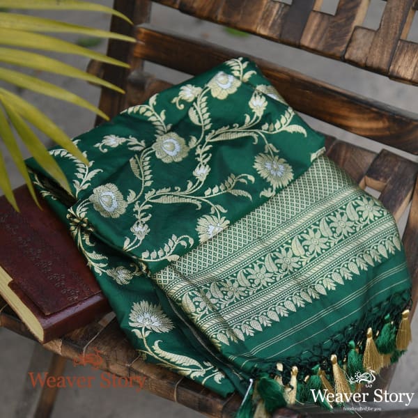 Handwoven_Emerald_Green_Kadhwa_Jangla_Dupatta_WeaverStory_01