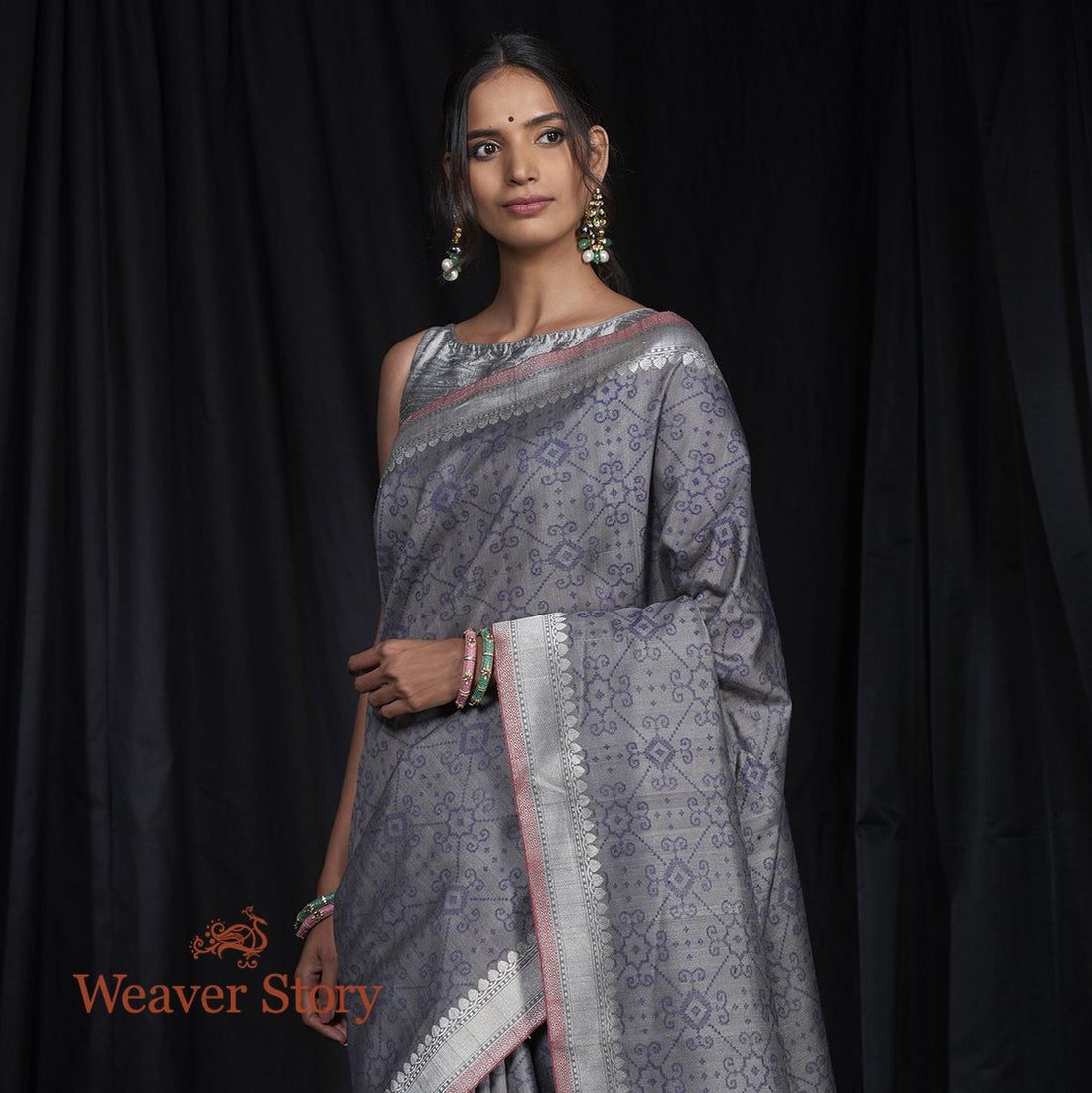 Handloom_Grey_Tusser_Patola_Saree_with_Kadhwa_Border_WeaverStory_01