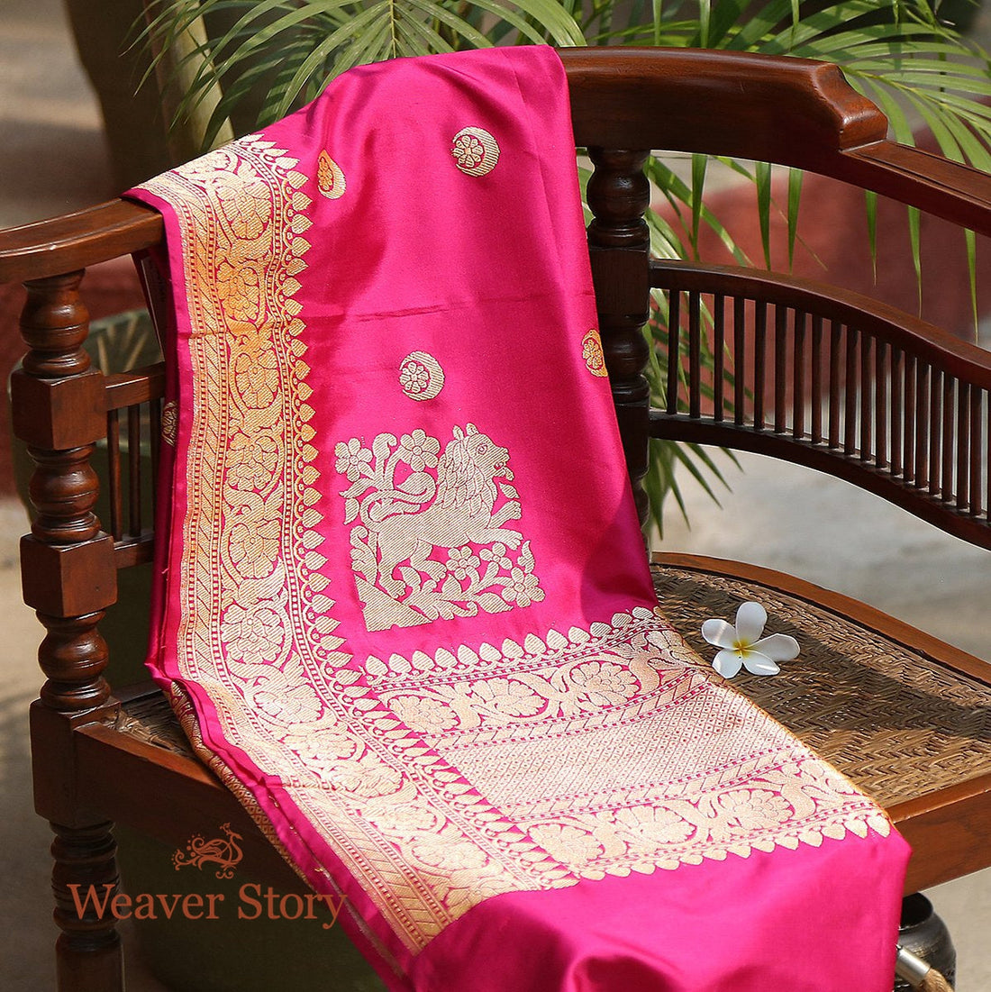 Handloom_Pink_Chaand_Boota_Dupatta_WeaverStory_01