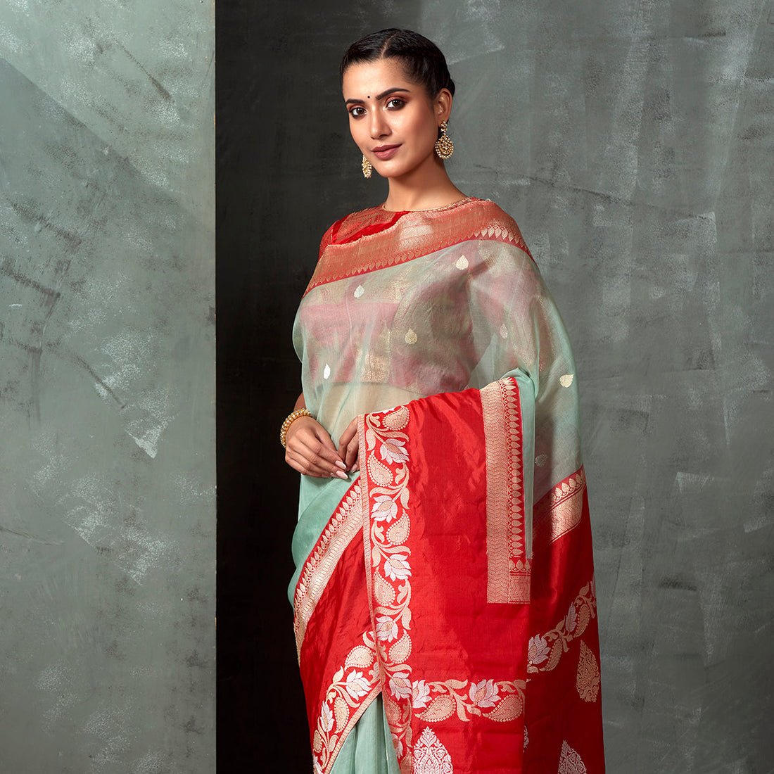 Handloom_Light_Blue_Color_Kora_Saree_with_Red_Border_WeaverStory_01