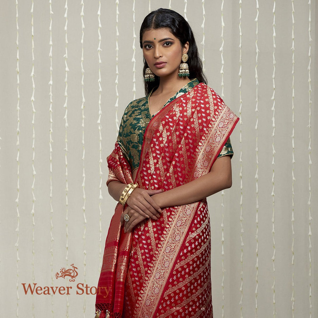 Handloom_Red_Real_Zari_Banarasi_Jangla_WeaverStory_01
