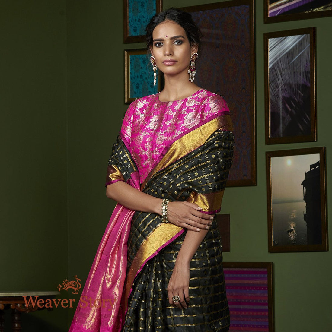 Handwoven_Black_Kanjivaram_Silk_Saree_with_Checks_WeaverStory_01