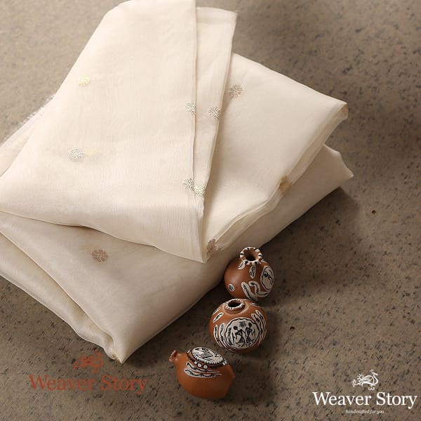 Handwoven_White_Organza_Dupatta_WeaverStory_01