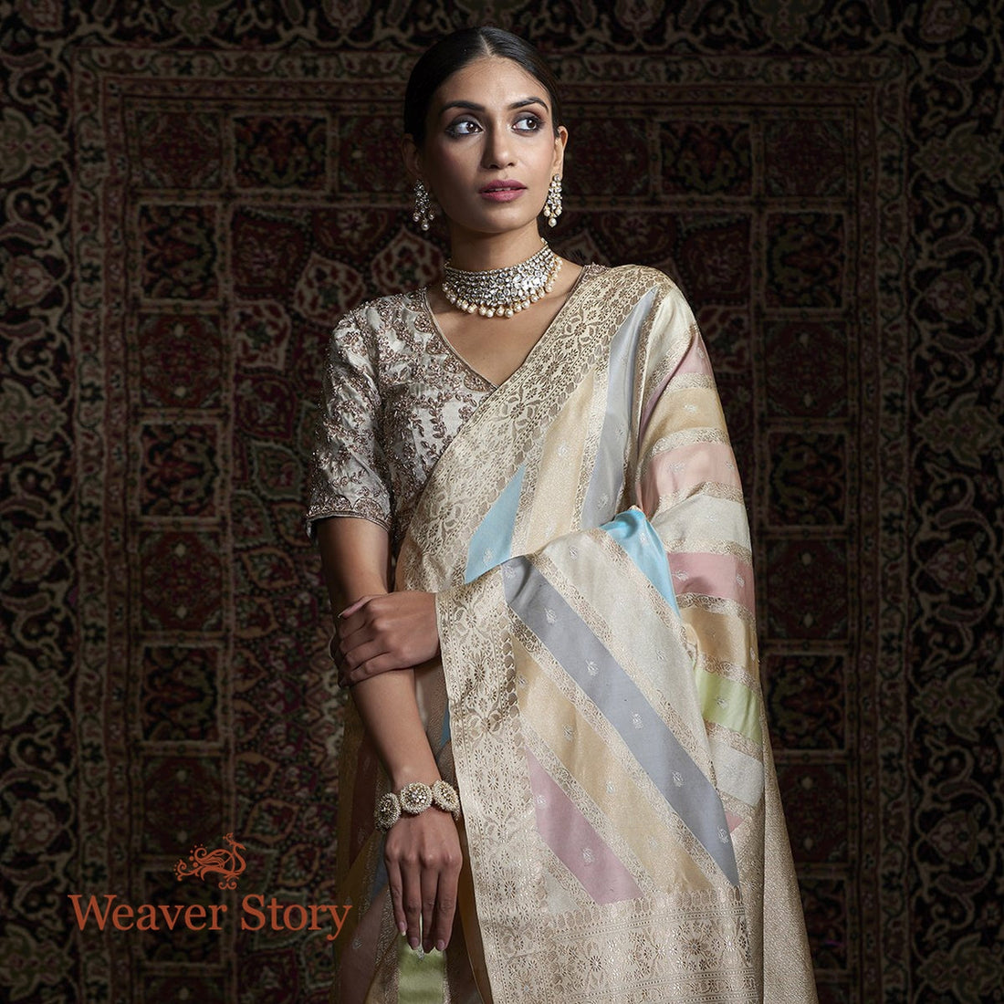 Handwoven_Pastel_Hued_Kadhwa_Rangkaat_Saree_WeaverStory_01