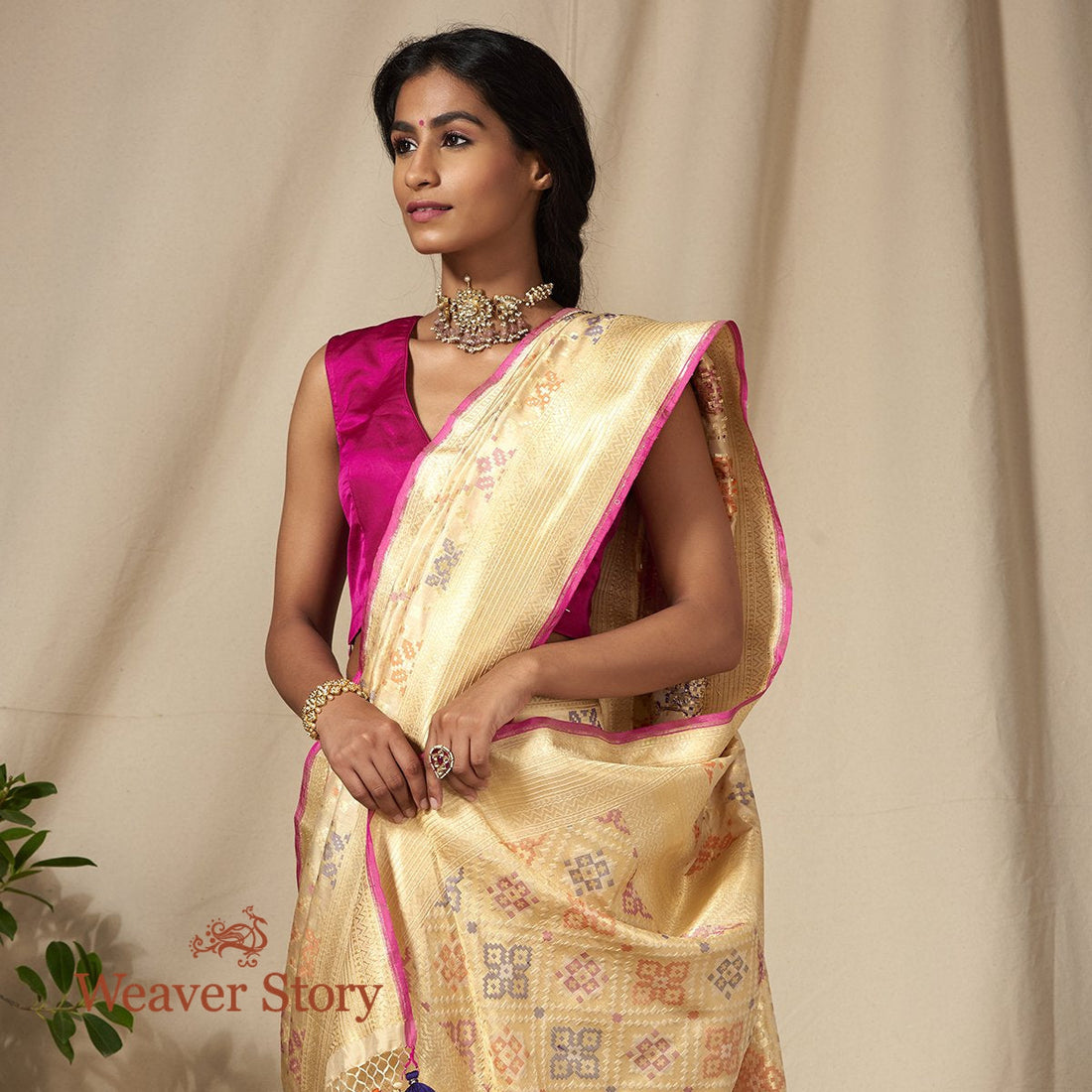 Handwoven_Offwhite_Meenakari_Banarasi_Patola_Saree_WeaverStory_01