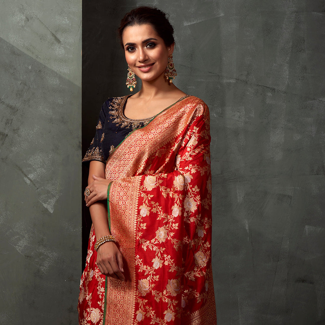 Handwoven_Red_Kadhwa_Jangla_Saree_WeaverStory_01