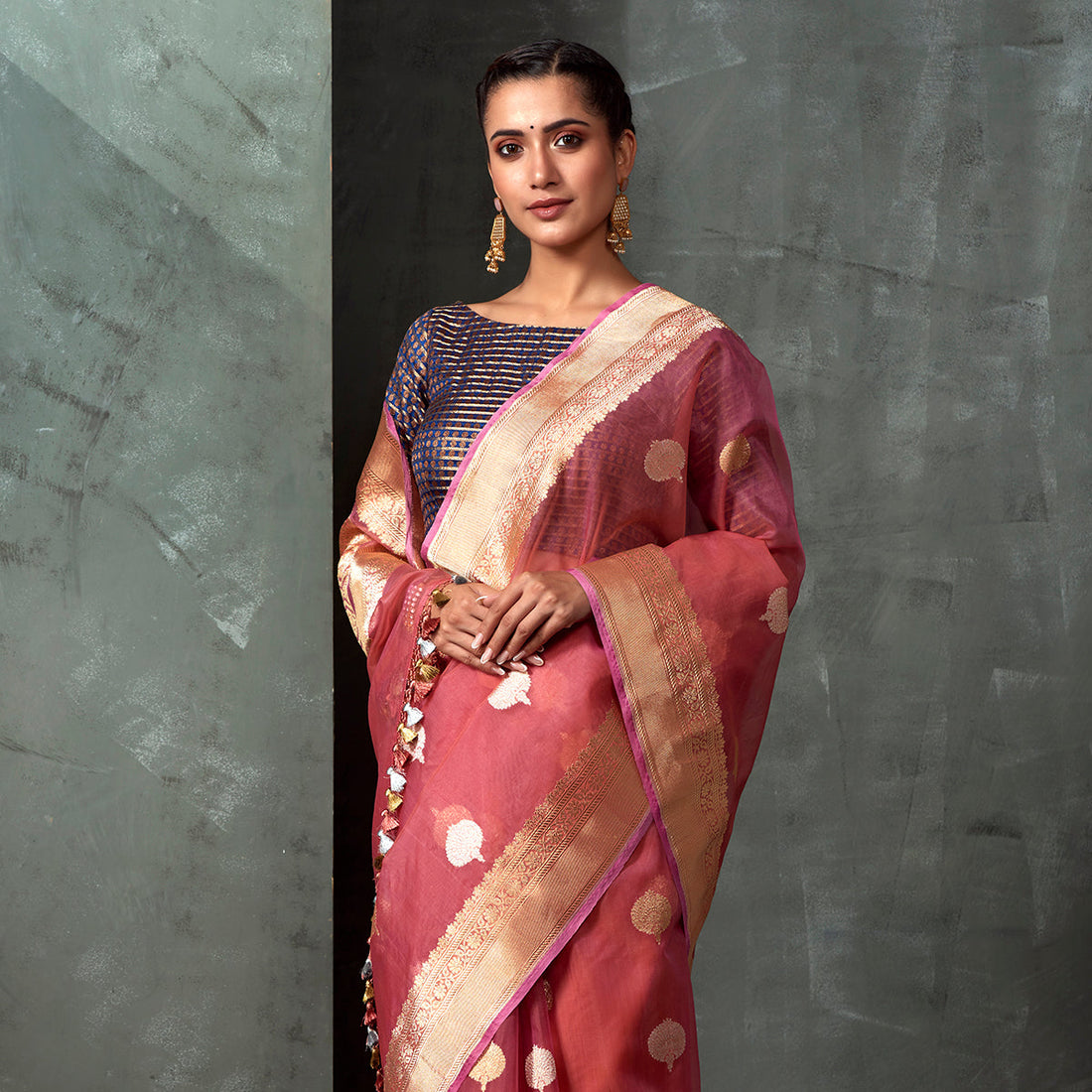 Handwoven_Pink_Kora_Saree_With_Kadhwa_Booti_WeaverStory_01
