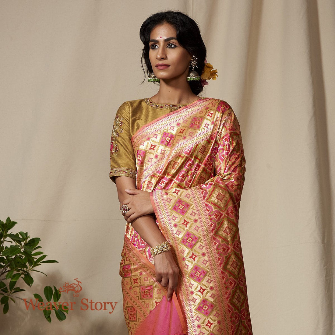 Handwoven_Pink_and_Peach_Banarasi_Patola_Saree_with_Zari_and_Meenakari_Border_WeaverStory_01