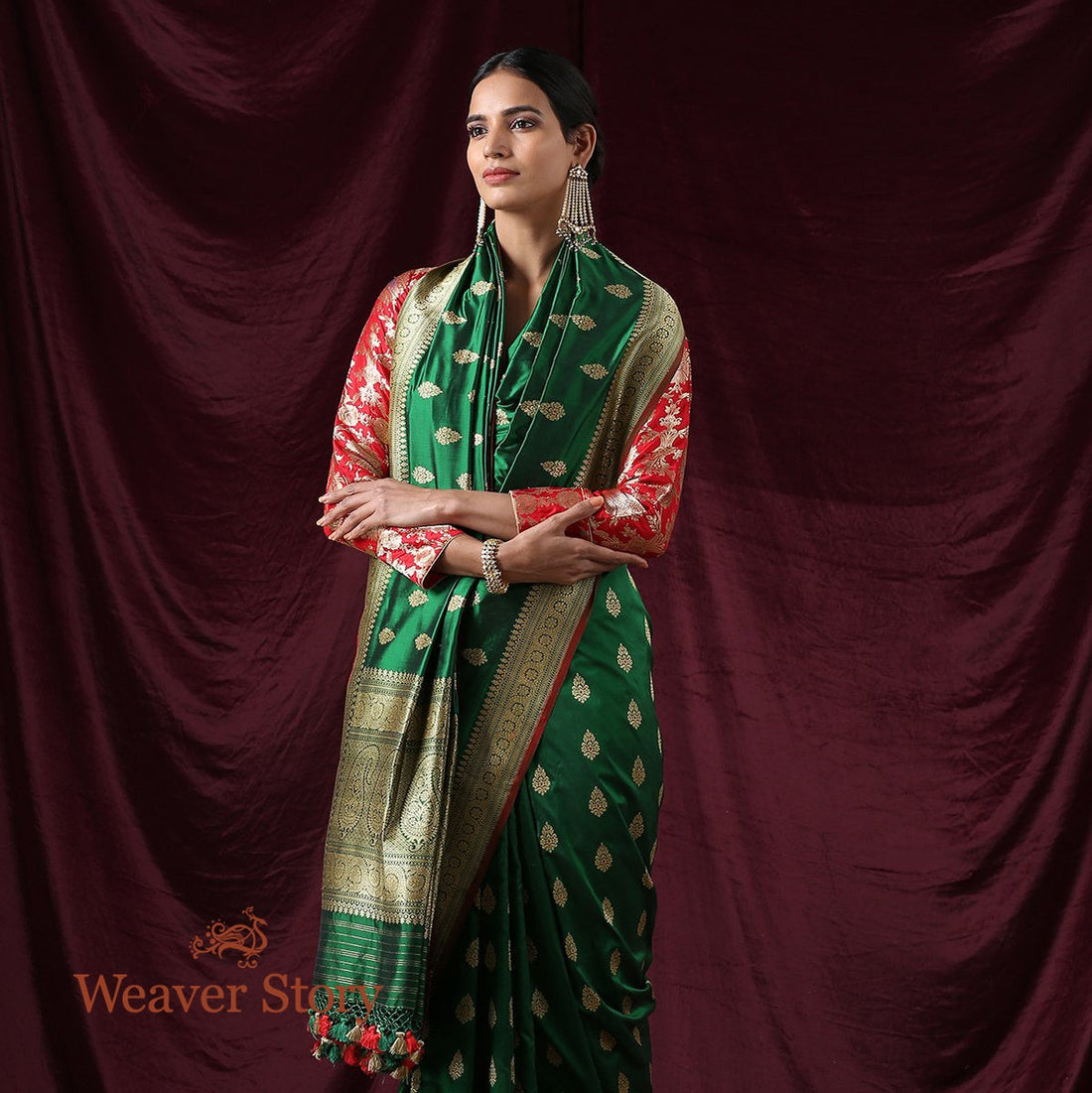 Handwoven_Green_Kadhwa_Booti_Saree_with_Meenakari_WeaverStory_01