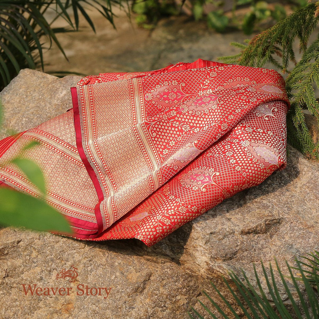 Handwoven_Red_Kimkhab_Dupatta_with_Meenkaari_WeaverStory_01