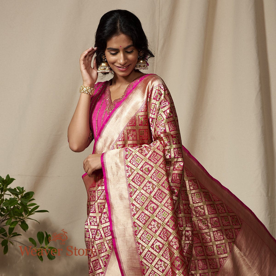 Handloom_Pink_Banarasi_Patola_Saree_with_Zari_Base_WeaverStory_01