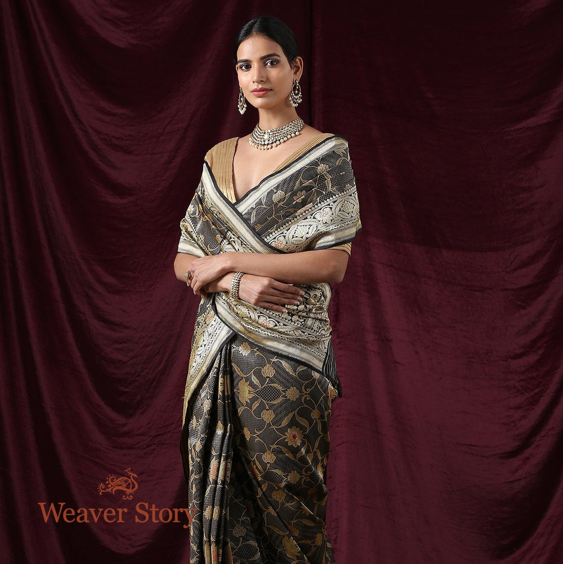 Handloom_Black_Meenakari_Kimkhab_Saree_WeaverStory_01