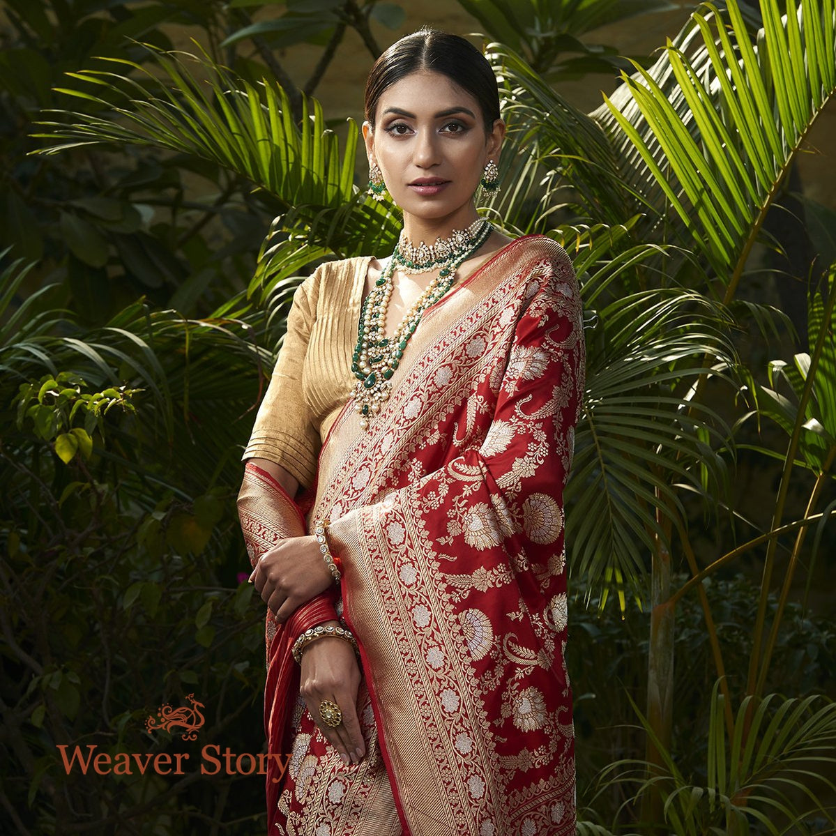 Handwoven_Red_Sona_Rupa_Kadhwa_Jangla_Saree_WeaverStory_01