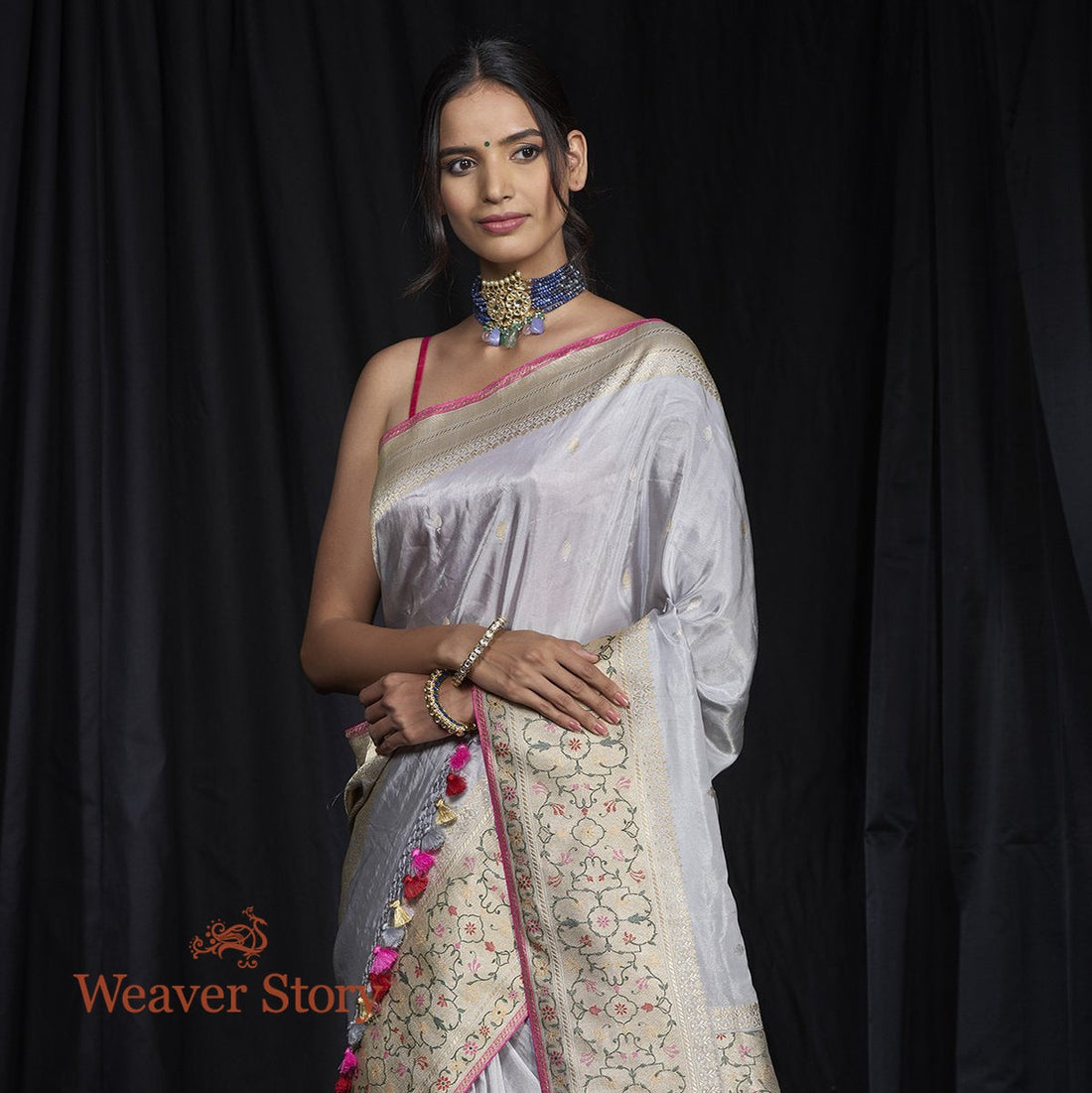 Handwoven_Tissue_Silk_Saree_with_Small_Booti_with_Meenakari_Border_WeaverStory_01
