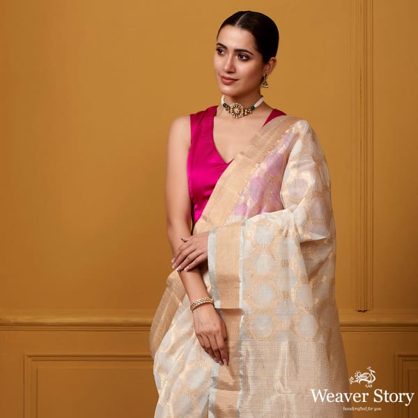 Handwoven_White_Mercerised_Jangla_Saree_WeaverStory_01