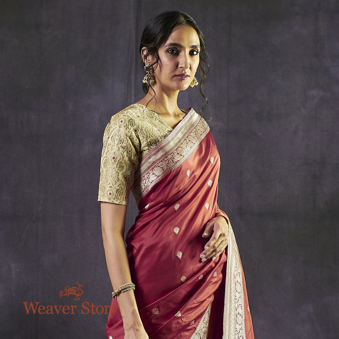 Handloom_Red_Kadhwa_Booti_Saree_WeaverStory_01