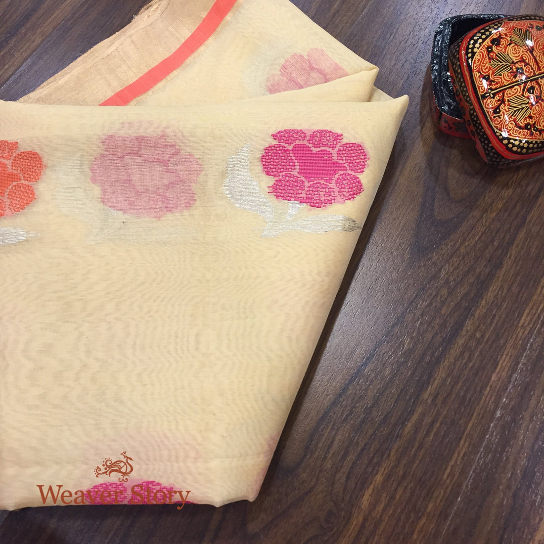 Handloom_Beige_Floral_Motif_Dupatta_WeaverStory_01