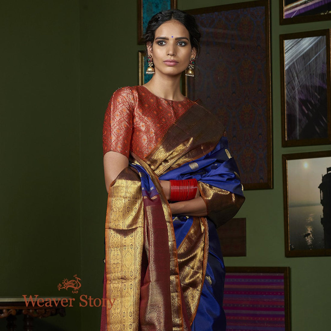 Handwoven_Blue_Pure_Zari_Kanjivaram_Saree_with_Board_Border_WeaverStory_01