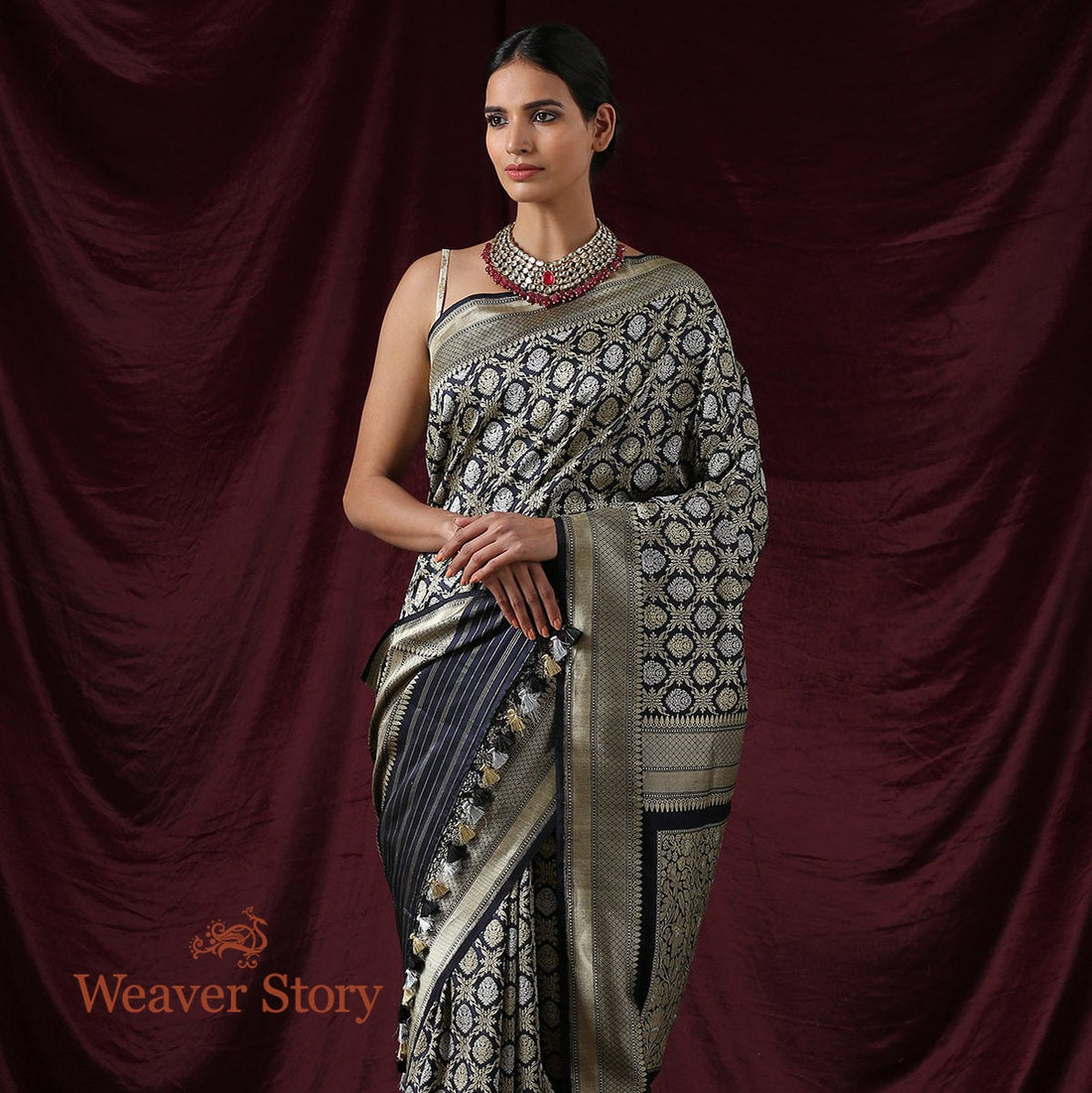 Handloom_Blue_Kadhwa_Jangla_Saree_WeaverStory_01