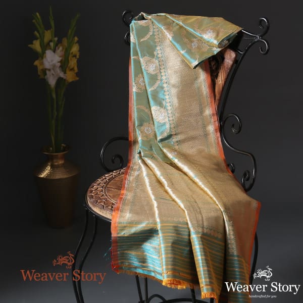 Handwoven_Green_Dual_Tone_Kadhwa_Jangla_Dupatta_WeaverStory_01