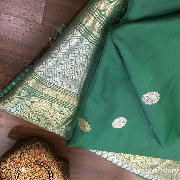 Handwoven_Green_Banarasi_Dupatta_with_Kadhwa_Booti_WeaverStory_01