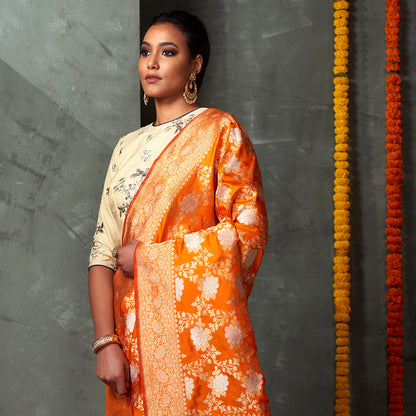 Handwoven_Orange_Angoor_Jangla_Saree_WeaverStory_01