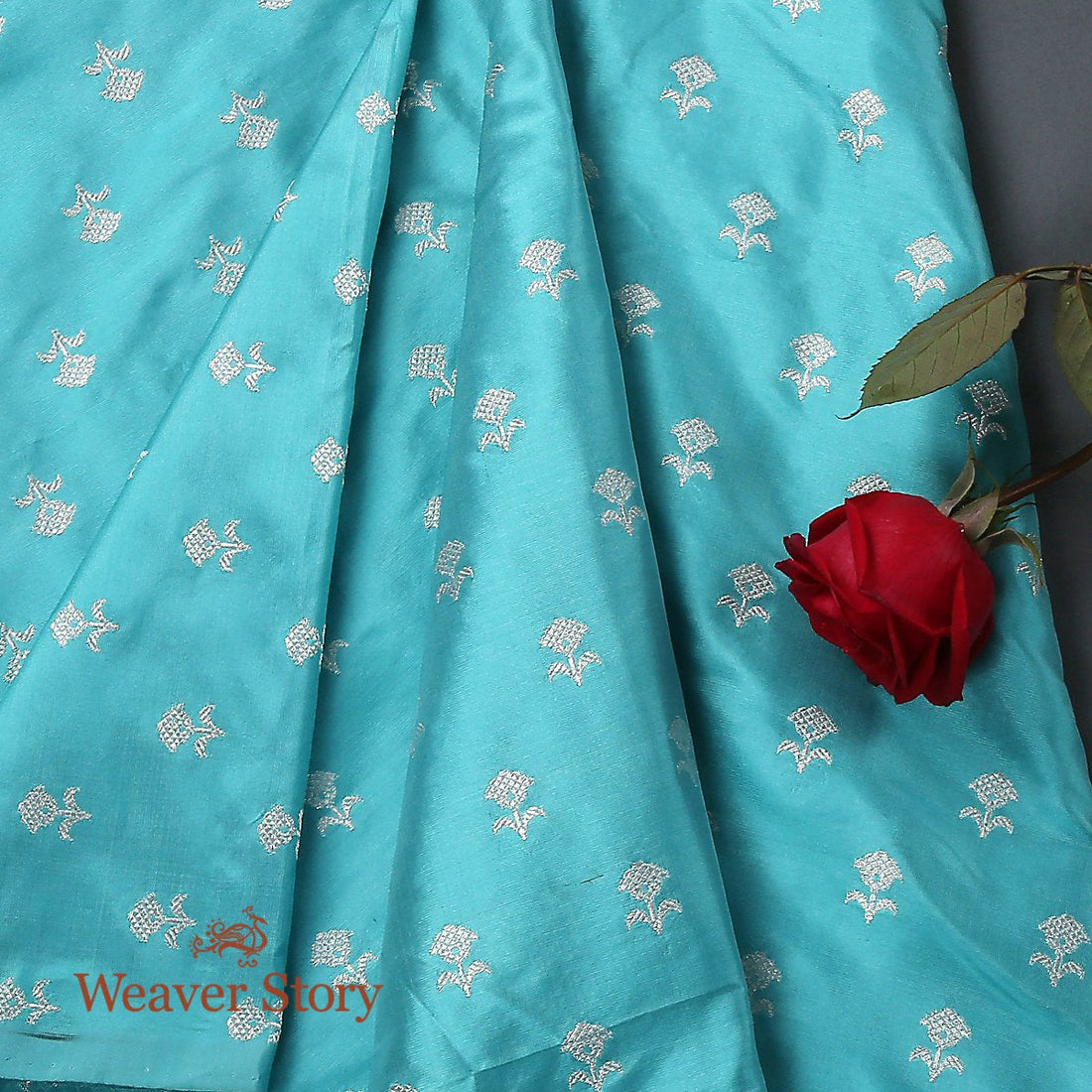Handloom_Powder_Blue_Leaf_Booti_Tested_Zari_Fabric_WeaverStory_01