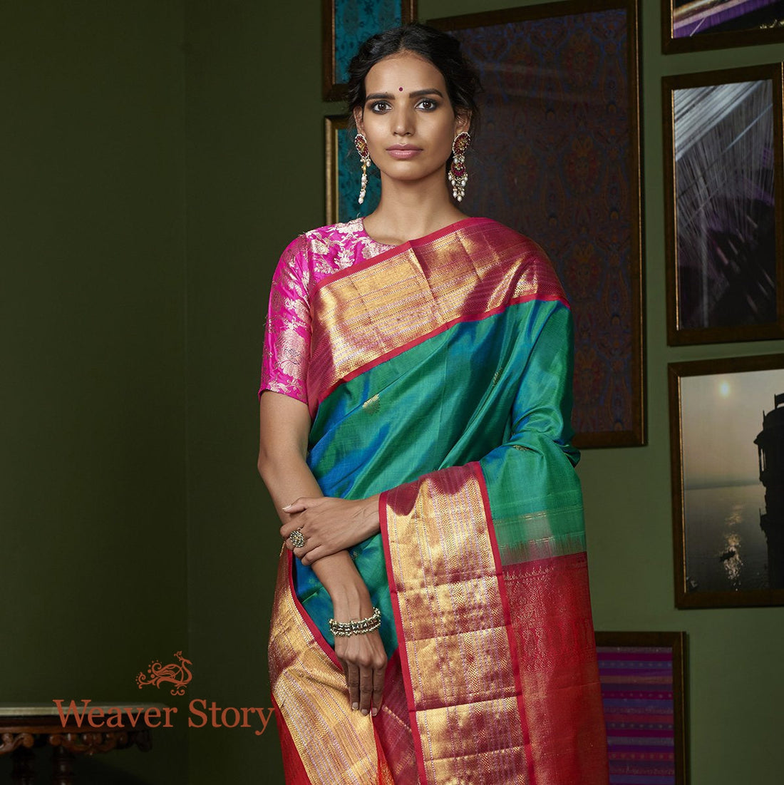 Handloom_Green_Kanjivaram_Silk_Saree_with_Pink_Border_WeaverStory_01