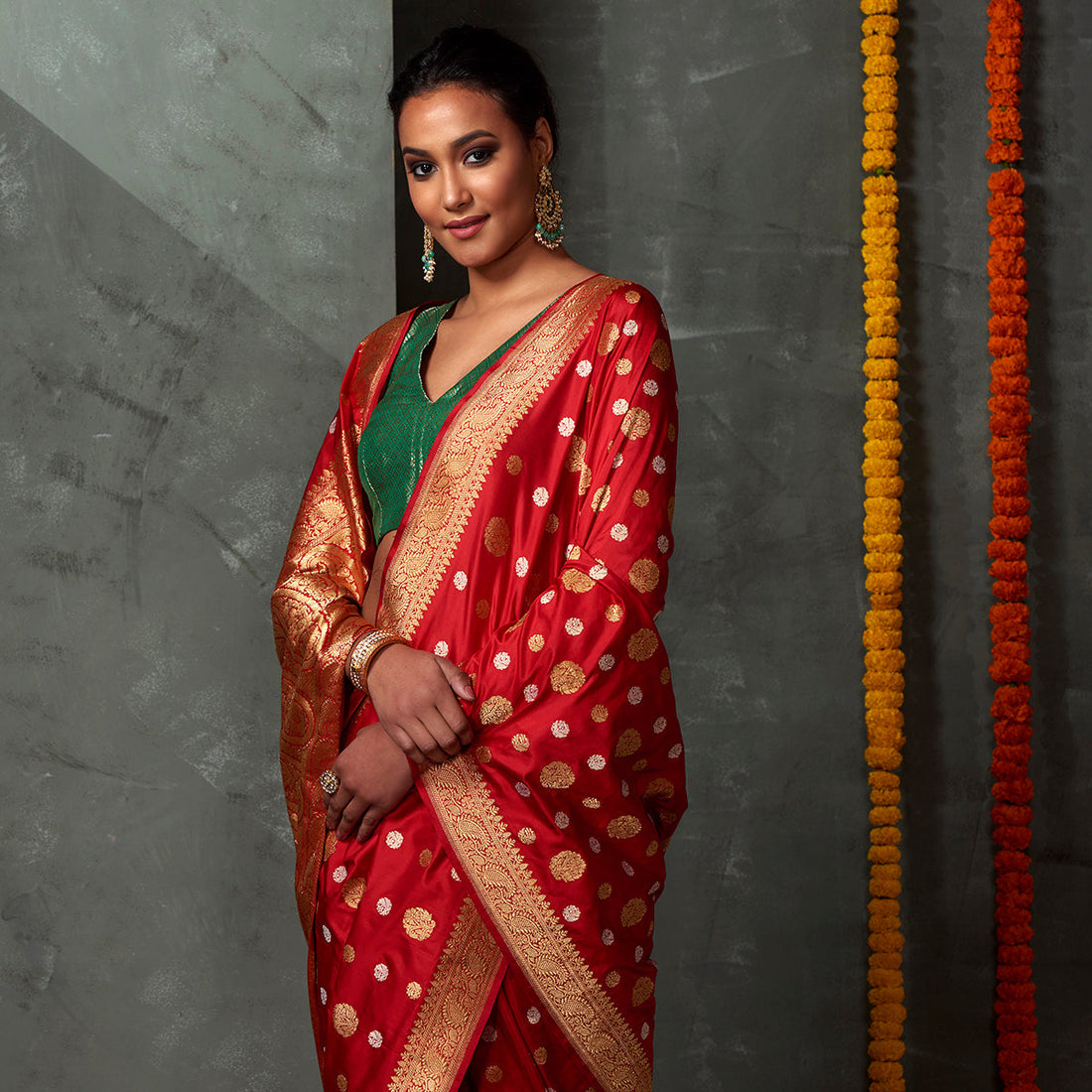 Handloom_Red_Kadhwa_Boota_Saree_with_Beldaar_Border_WeaverStory_01