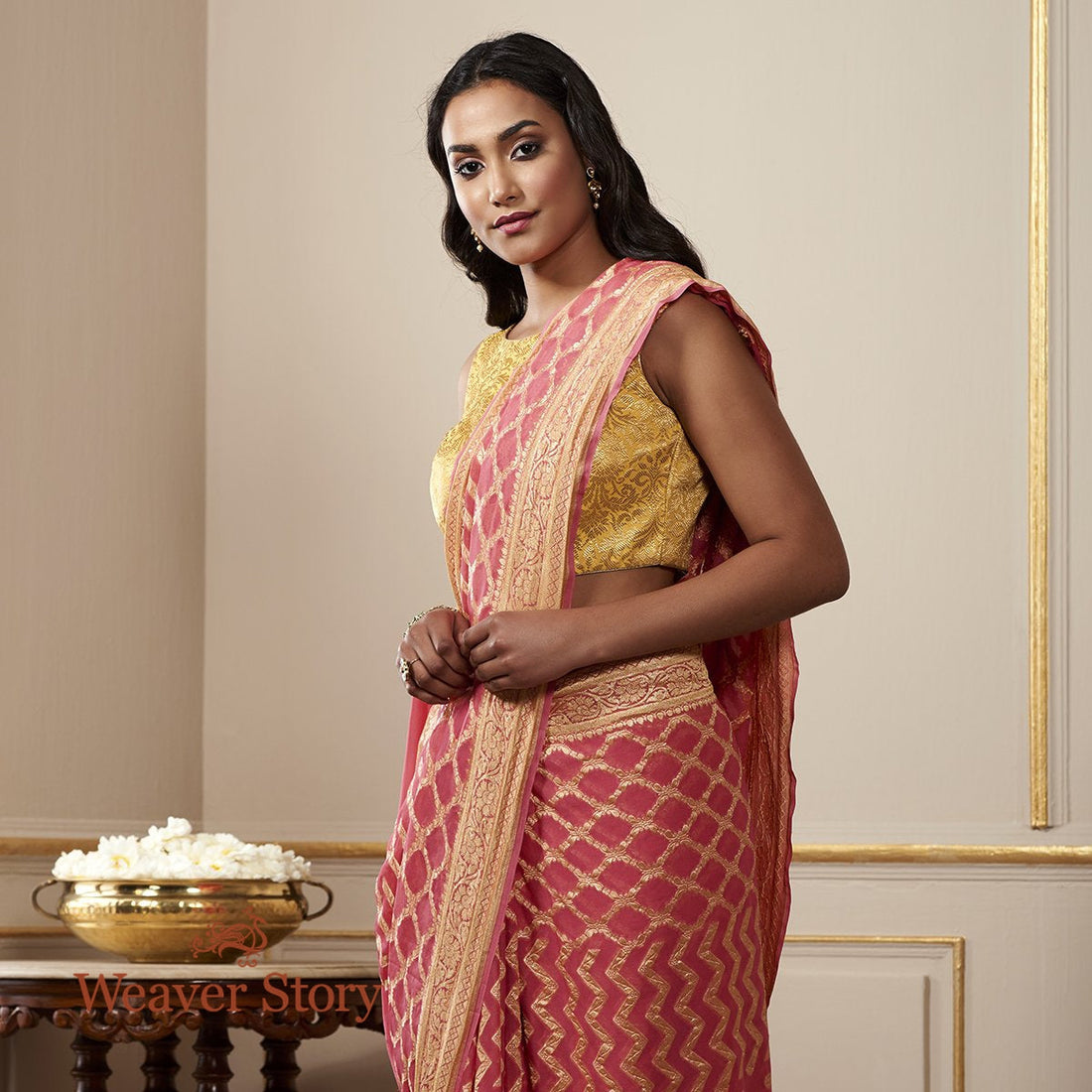 Handloom_Coral_Pink_Banarasi_Georgette_Saree_WeaverStory_01