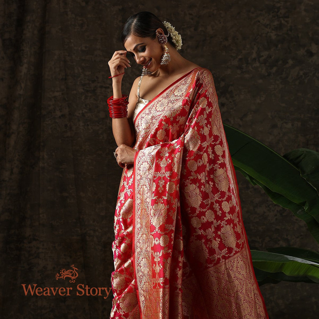 Handwoven_Red_Kadhwa_Jangla_with_Gold_Zari_WeaverStory_01