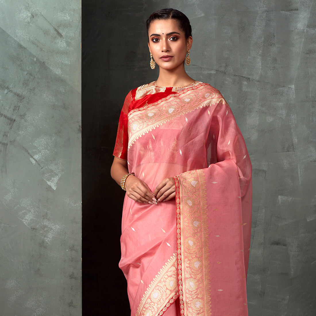 Handloom_Light_Pink_Kadhwa_Kora_Saree_with_Red_Selvedge_WeaverStory_01