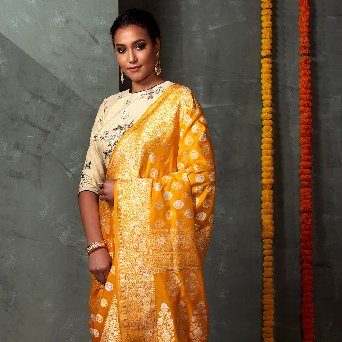 Handloom_Mango_Yellow_Kadhwa_Jangla_WeaverStory_01