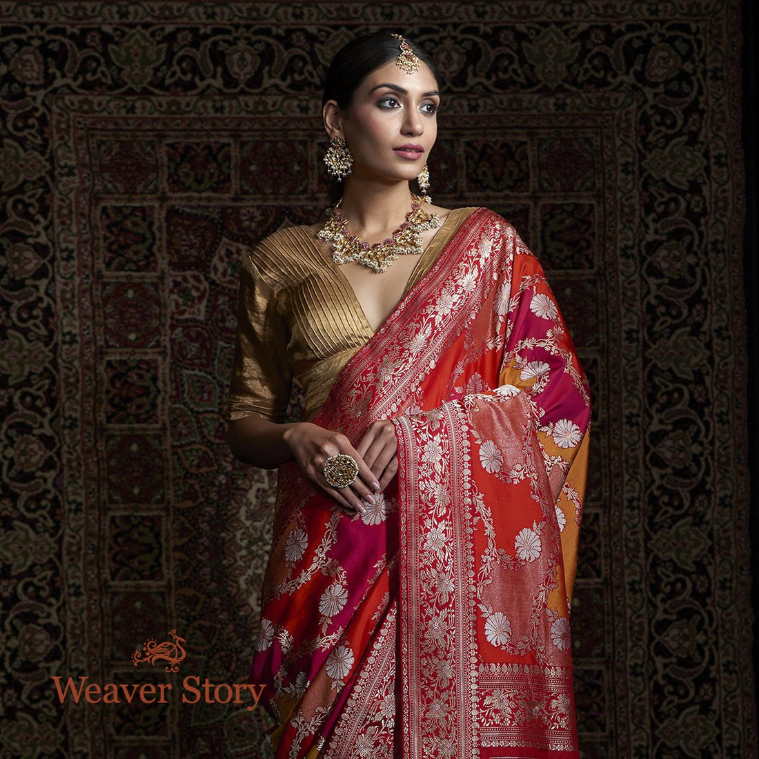 Handwoven_Red_and_Orange_Kadhwa_Rangkaat_Jangla_Saree_WeaverStory_01