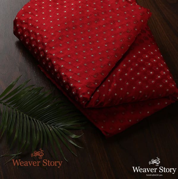 Handwoven_Tanchoi_Zari_Booti_Fabric_Than_WeaverStory_01