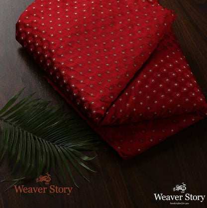 Handwoven_Tanchoi_Zari_Booti_Fabric_Than_WeaverStory_01