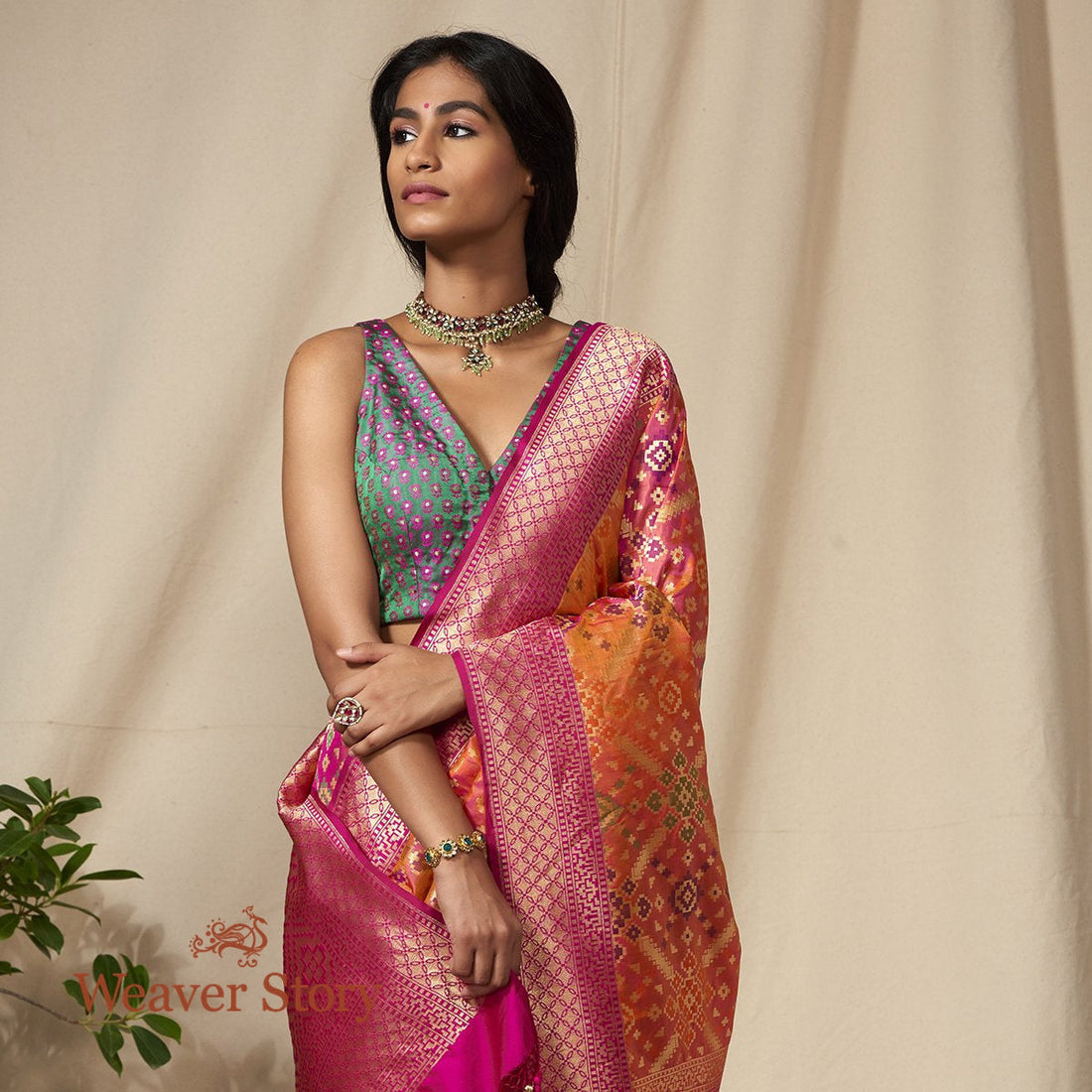 Handwoven_Katan_Cutwork_Banarasi_Patola_in_Orange_and_Pink_Dual_Tone_WeaverStory_01