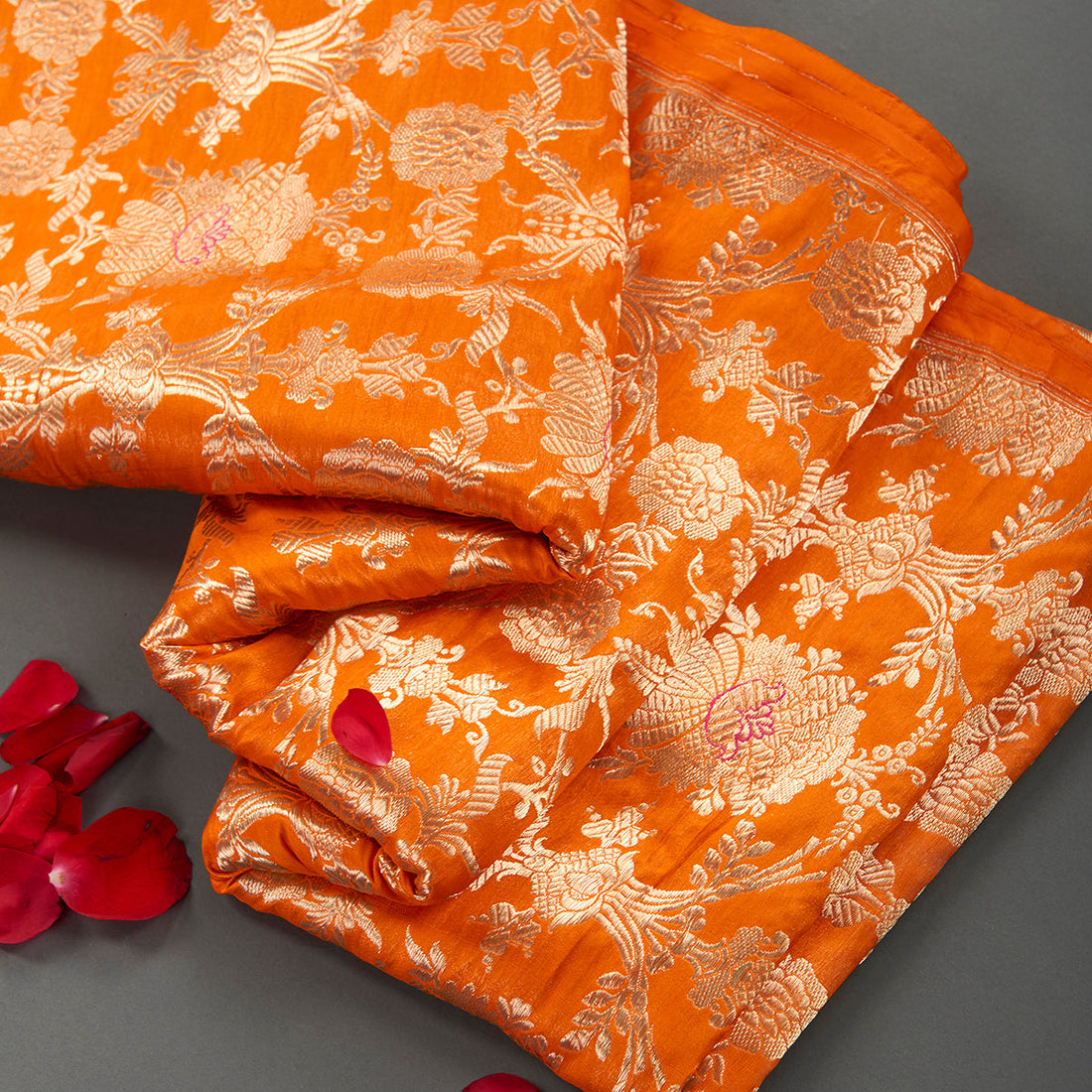Handloom_Orange_Kadhwa_Jangla_Fabric_WeaverStory_01