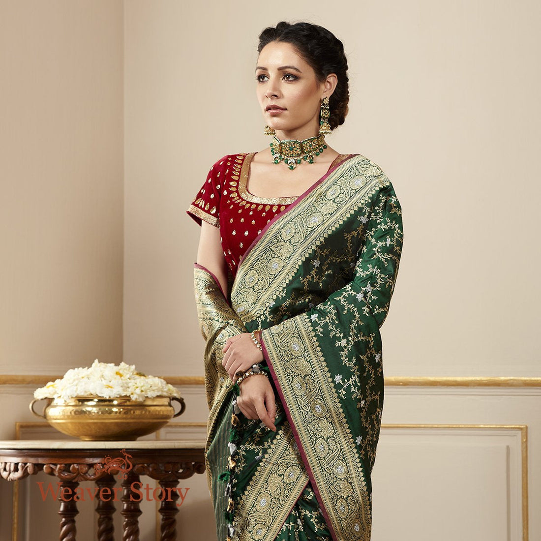 Handloom_Bottle_Green_Kadhwa_Jangla_Saree_with_Red_Selvedge_WeaverStory_01