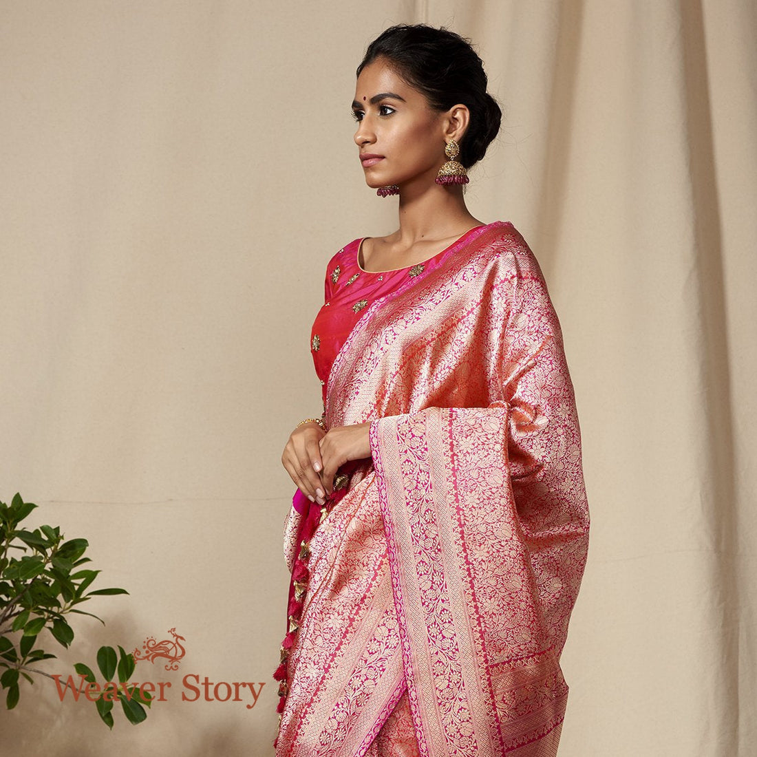Handwoven_Pink_Banarasi_Kimkhab_Saree_with_Gold_Zari_WeaverStory_01