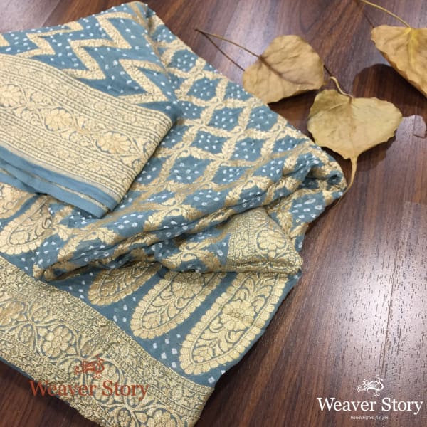 Handwoven_Light_Grey_Bandhej_Dupatta_WeaverStory_01