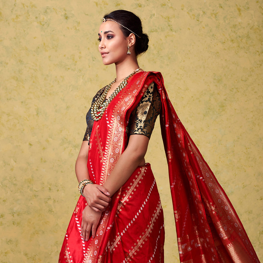 Handwoven_Red_Aada_Jangla_with_Gold_and_Silver_Zari_WeaverStory_01