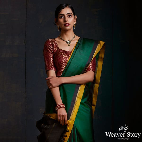 Bottle_Green_Kanjivaram_Silk_Saree_With_Black_and_Mustard_Small_Border_WeaverStory_01