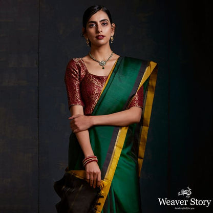 Bottle_Green_Kanjivaram_Silk_Saree_With_Black_and_Mustard_Small_Border_WeaverStory_01