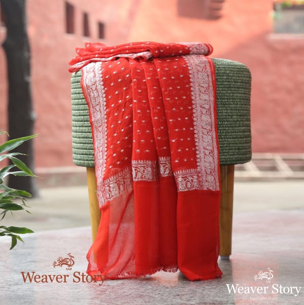 Handwoven_Red_Georgette_Dupatta_with_Silver_Zari_WeaverStory_01